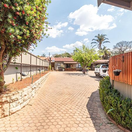 Gold Crest Guesthouse Roodepoort Dış mekan fotoğraf
